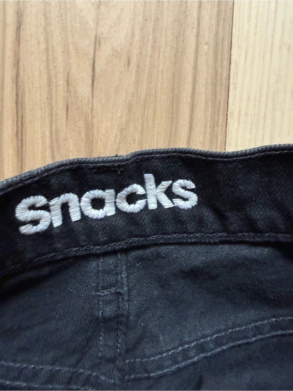 Mother Snacks Women’s High-Rise Wide Leg Jeans - Black - Picture 4 of 6